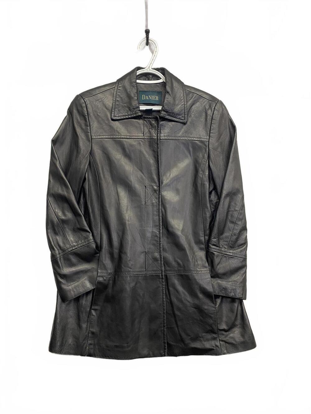 Vintage Y2K Danier Women's Black Leather Jacket Zipper and Hidden Snaps Size M